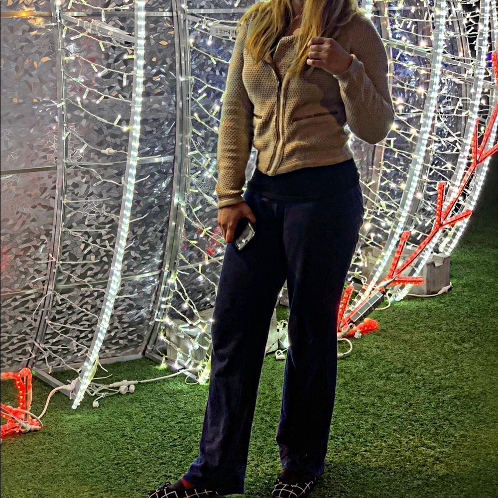 Sweater with zip in gold